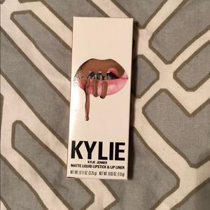 Kylie lip kit in “candy k”
